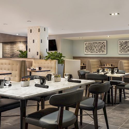 sfoao_doubletree_restaurant_09_1.500x500
